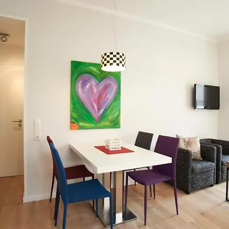 Eisberg 2 Mit Balkon 아파트 *